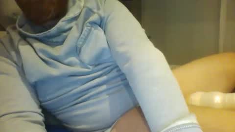 Snapshot of jacuzzi90 chatting on November 26, 4:41 pm jacuzzi90 online show from November 26, 4:41 pm