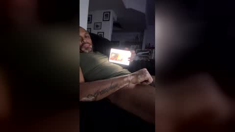 jacuzzi_b online show from March 18, 9:45 am