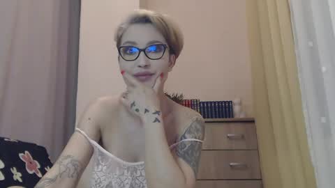 Jada online show from April 18, 6:23 pm