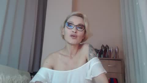 Jada online show from June 25, 6:34 pm