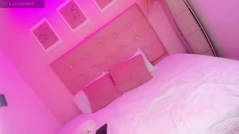 Snapshot of jaddy_lol chatting on February 10, 2:32 pm Vanniall online show from February 10, 2:32 pm