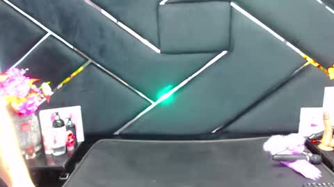 Snapshot of jade_brown_ chatting on January 4, 8:17 am Jade online show from January 4, 8:17 am