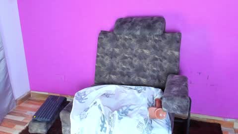 Snapshot of jade_brunnette chatting on January 1, 10:13 pm Jade Brunete online show from January 1, 10:13 pm