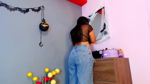 Snapshot of jade_brunnette chatting on October 9, 8:40 pm Jade Brunete online show from October 9, 8:40 pm
