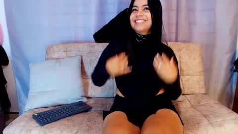 Snapshot of jade_brunnette chatting on October 22, 8:30 pm Jade Brunete online show from October 22, 8:30 pm