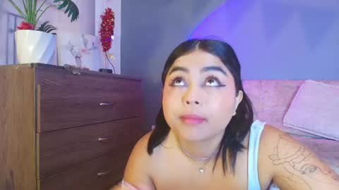 Snapshot of jade_brunnette chatting on June 24, 8:19 pm Jade Brunete online show from June 24, 8:19 pm