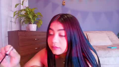 Snapshot of jade_brunnette chatting on July 6, 8:33 pm Jade Brunete online show from July 6, 8:33 pm