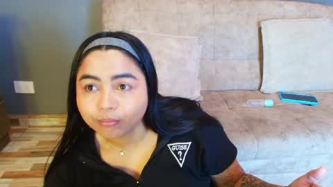 Snapshot of jade_brunnette chatting on July 18, 8:01 pm Jade Brunete online show from July 18, 8:01 pm