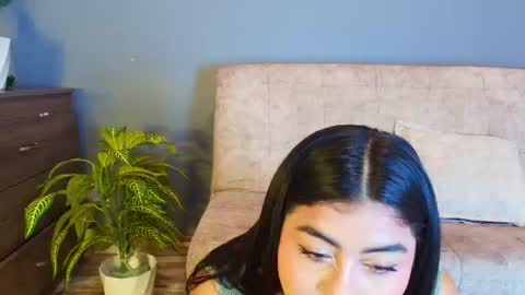 Snapshot of jade_brunnette chatting on July 27, 8:27 pm Jade Brunete online show from July 27, 8:27 pm