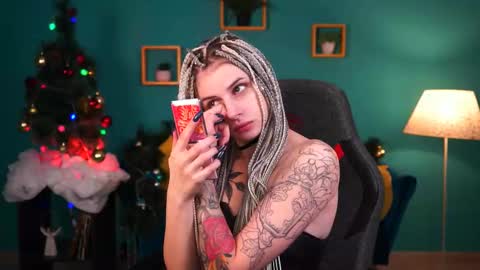 jade_castle online show from December 15, 1:13 am