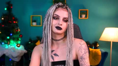 jade_castle online show from December 18, 5:15 am