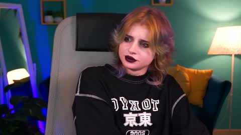 jade_castle online show from February 4, 8:02 am