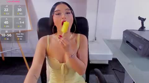 jade_connor online show from June 12, 7:24 pm