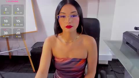 jade_connor online show from June 18, 8:13 pm