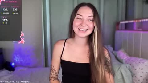 Snapshot of jade_margot chatting on November 25, 10:10 pm Jade Margot online show from November 25, 10:10 pm