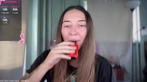 Snapshot of jade_margot chatting on December 3, 12:40 am Jade Margot online show from December 3, 12:40 am