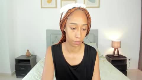 Snapshot of jade_obi chatting on October 29, 4:09 pm Jade smile online show from October 29, 4:09 pm