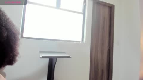 Snapshot of jade_obi chatting on November 22, 4:50 pm Jade smile online show from November 22, 4:50 pm