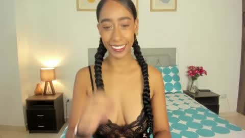 Jade smile online show from June 6, 2:33 pm