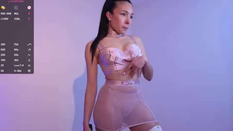 Jade Paris online show from February 14, 6:26 pm