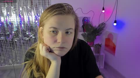 Snapshot of jade_soft chatting on December 15, 1:43 pm Jade online show from December 15, 1:43 pm