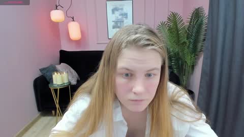 Snapshot of jade_soft chatting on February 5, 10:01 pm Jade online show from February 5, 10:01 pm