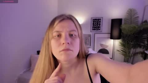 Snapshot of jade_soft chatting on March 9, 12:00 am Jade online show from March 9, 12:00 am