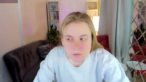 Snapshot of jade_soft chatting on November 12, 9:03 pm Jade online show from November 12, 9:03 pm