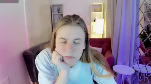 Snapshot of jade_soft chatting on November 19, 8:20 pm Jade online show from November 19, 8:20 pm