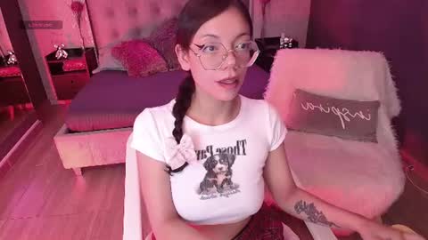 JADE online show from June 25, 9:19 pm