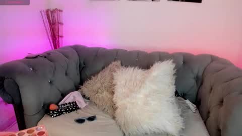 Jade online show from December 3, 3:25 am