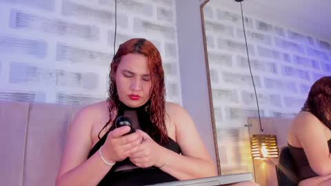 Snapshot of jade_swet chatting on January 21, 9:35 am jade swet online show from January 21, 9:35 am