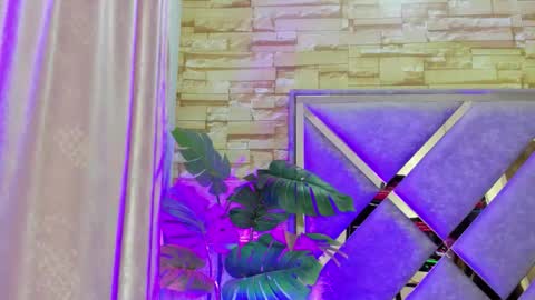 jade white  online show from March 17, 1:03 pm