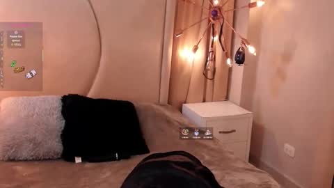 jade agliyah online show from October 3, 3:25 am