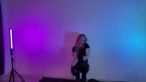 bbbloom online show from November 14, 8:51 pm