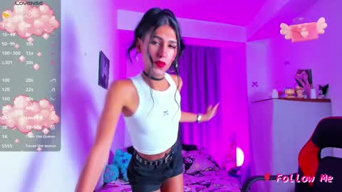 Snapshot of jadebenett chatting on November 17, 12:05 am Jade Benett online show from November 17, 12:05 am