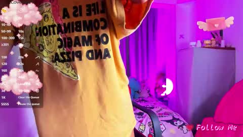 Snapshot of jadebenett chatting on December 4, 4:44 am Jade Benett online show from December 4, 4:44 am