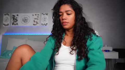 Jade online show from December 4, 9:18 am