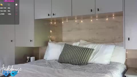 Jade online show from March 9, 8:18 am