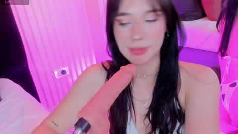 Jade Red  online show from February 20, 6:37 am