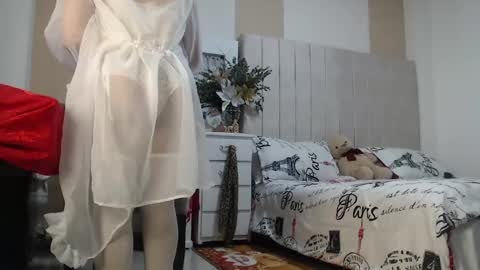 Jade online show from December 11, 8:04 am