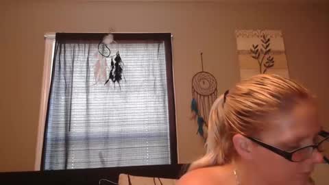 Snapshot of jadeluv chatting on December 7, 6:59 pm JadeLuv online show from December 7, 6:59 pm