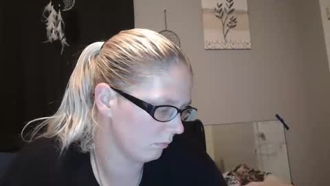 Snapshot of jadeluv chatting on December 9, 1:40 am JadeLuv online show from December 9, 1:40 am