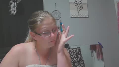 Snapshot of jadeluv chatting on October 16, 12:55 am JadeLuv online show from October 16, 12:55 am