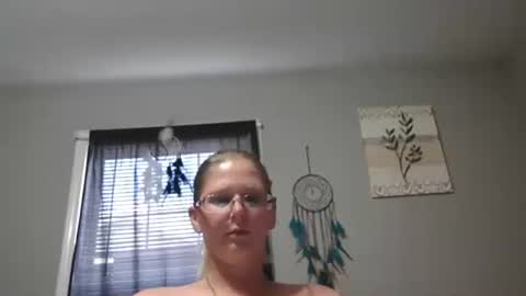 Snapshot of jadeluv chatting on November 15, 6:37 pm JadeLuv online show from November 15, 6:37 pm