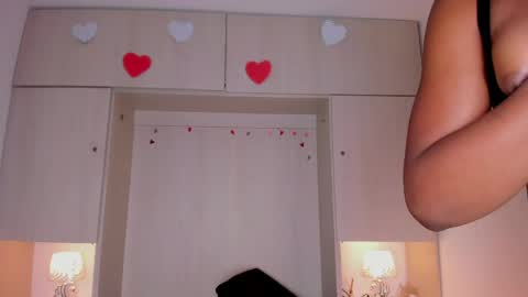 Snapshot of jademuller_ chatting on May 22, 8:25 pm JADE online show from May 22, 8:25 pm