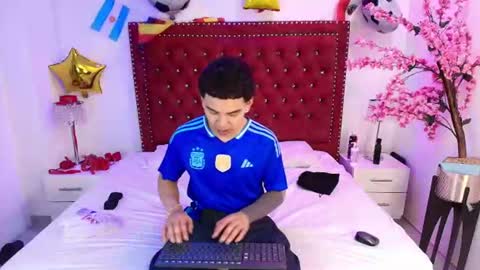 Snapshot of jaden_and_sofia chatting on July 4, 3:02 am Jaden and Sofia online show from July 4, 3:02 am