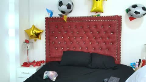 Snapshot of jaden_and_sofia chatting on July 16, 3:12 am Jaden and Sofia online show from July 16, 3:12 am