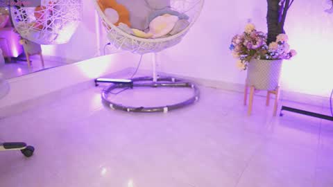 Jade Summer online show from September 24, 11:35 am