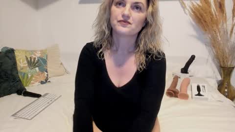 elena online show from February 20, 2:41 am